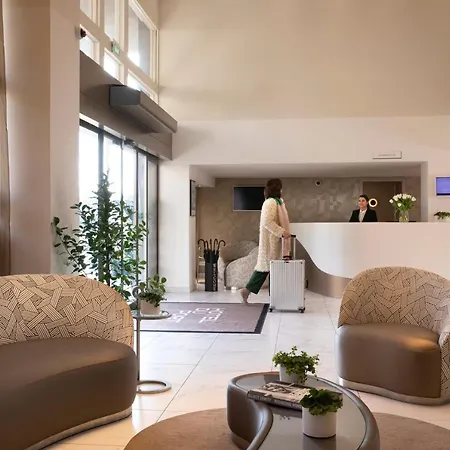 Du Port 4*