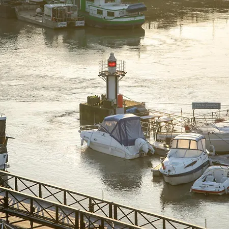 Отель Du Port Ножан-сюр-Марн