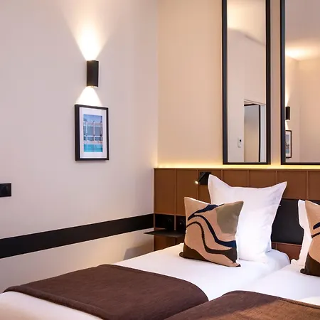 Hotel Du Port 4*