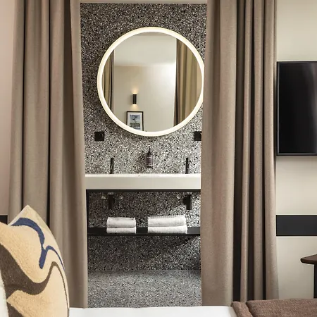 Hotel Du Port 4*