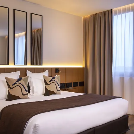 Hotel Du Port 4*