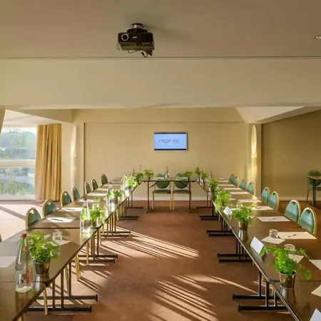 Hotel Du Port 4*