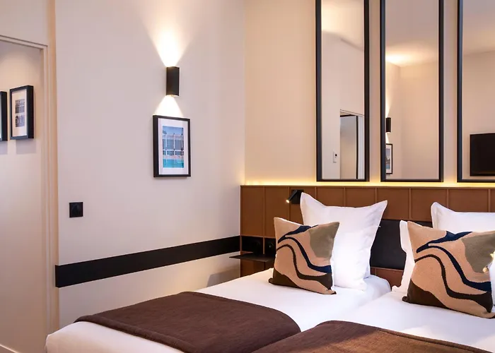 Hotel Du Port 4*