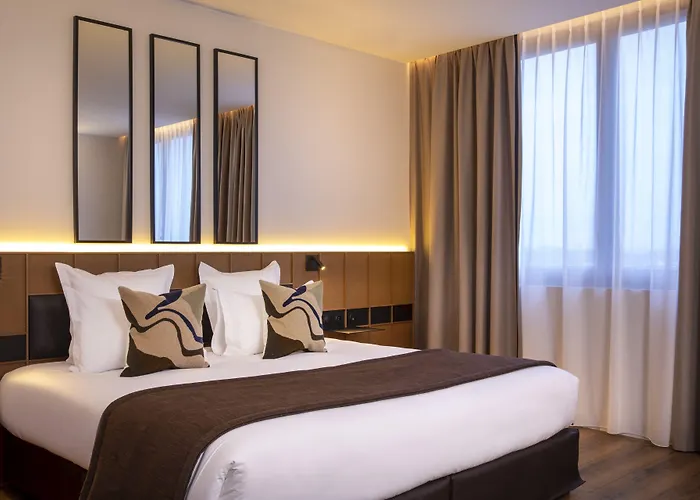 Hotel Du Port 4*